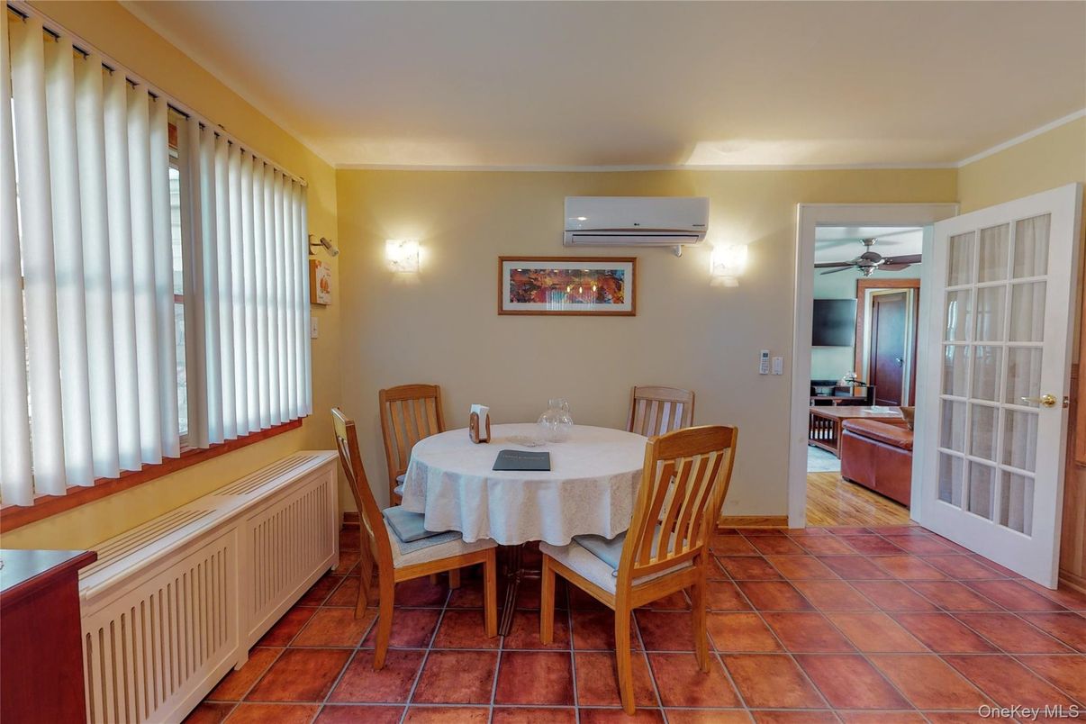 Dining room, Interior