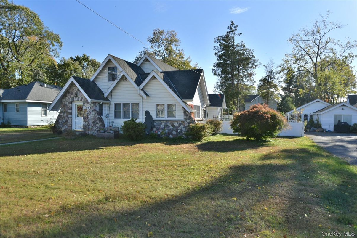 Backyard, Exterior, Facade, Farmhouse
