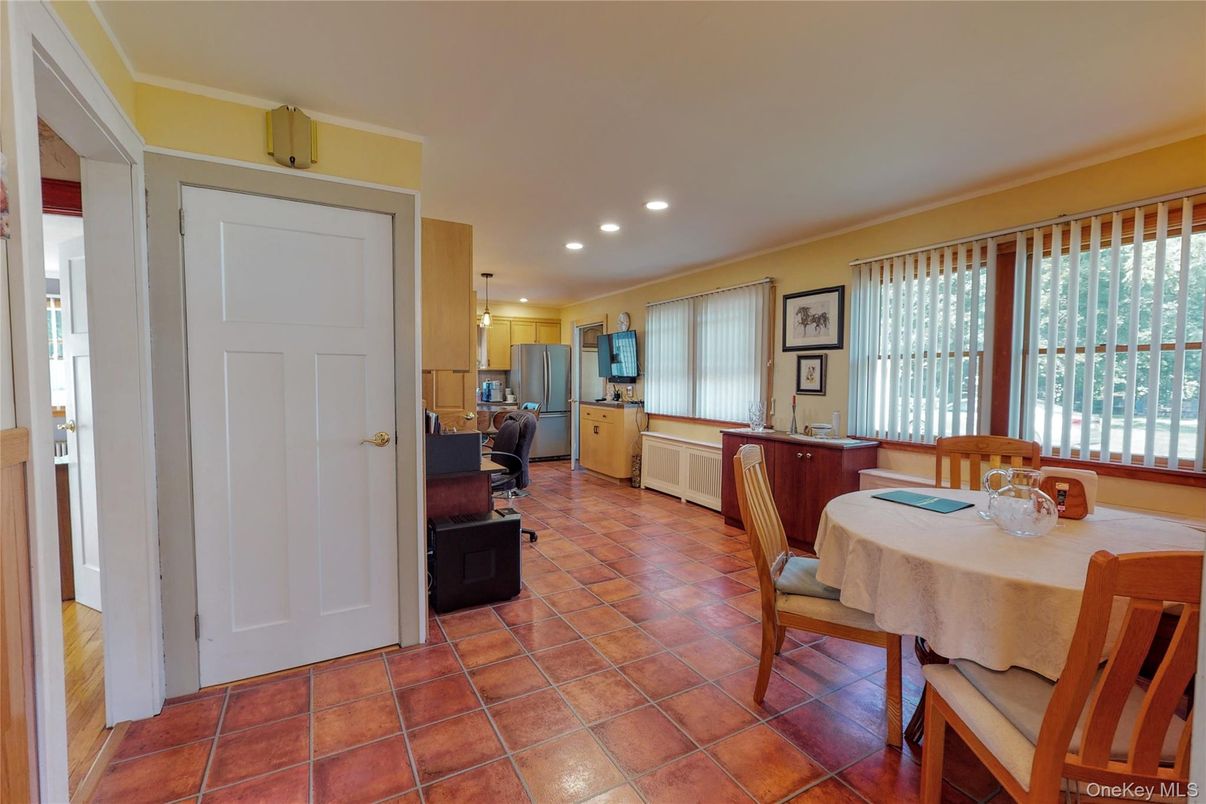 Dining room, Interior, Kitchen, Recessed Lighting