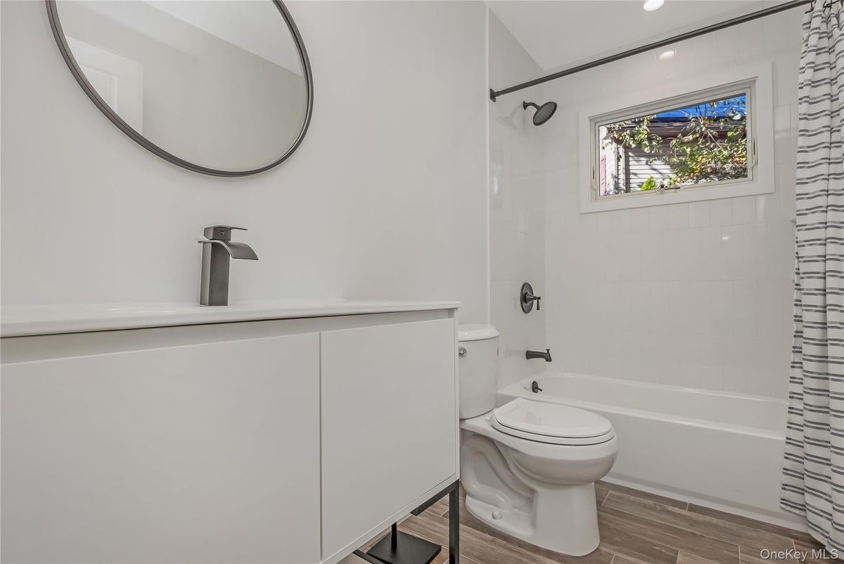 Bathroom, Interior, Recessed Lighting, Wood Texture Flooring