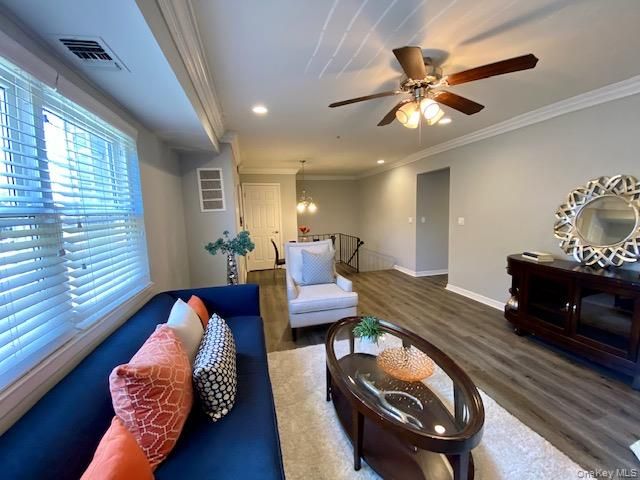 Interior, Living room, Pendant Lights, Recessed Lighting, Wood Texture Flooring