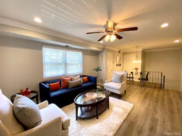 Interior, Living room, Pendant Lights, Recessed Lighting, Wood Texture Flooring