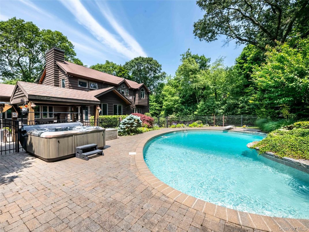 Exterior, Hot Tub, Pool