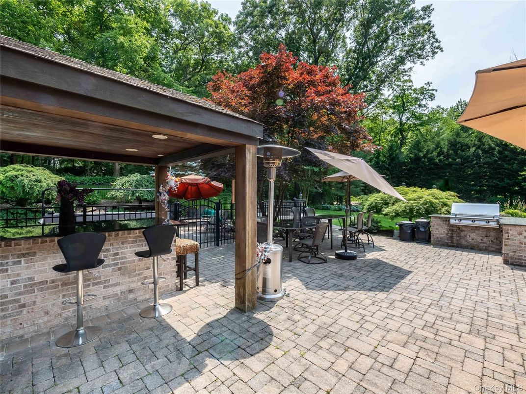 Exterior, Outdoor Kitchen
