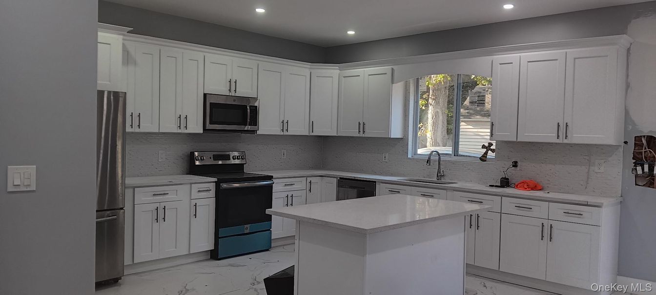 Interior, Kitchen, Marble, Recessed Lighting, Stainless Steel Appliances