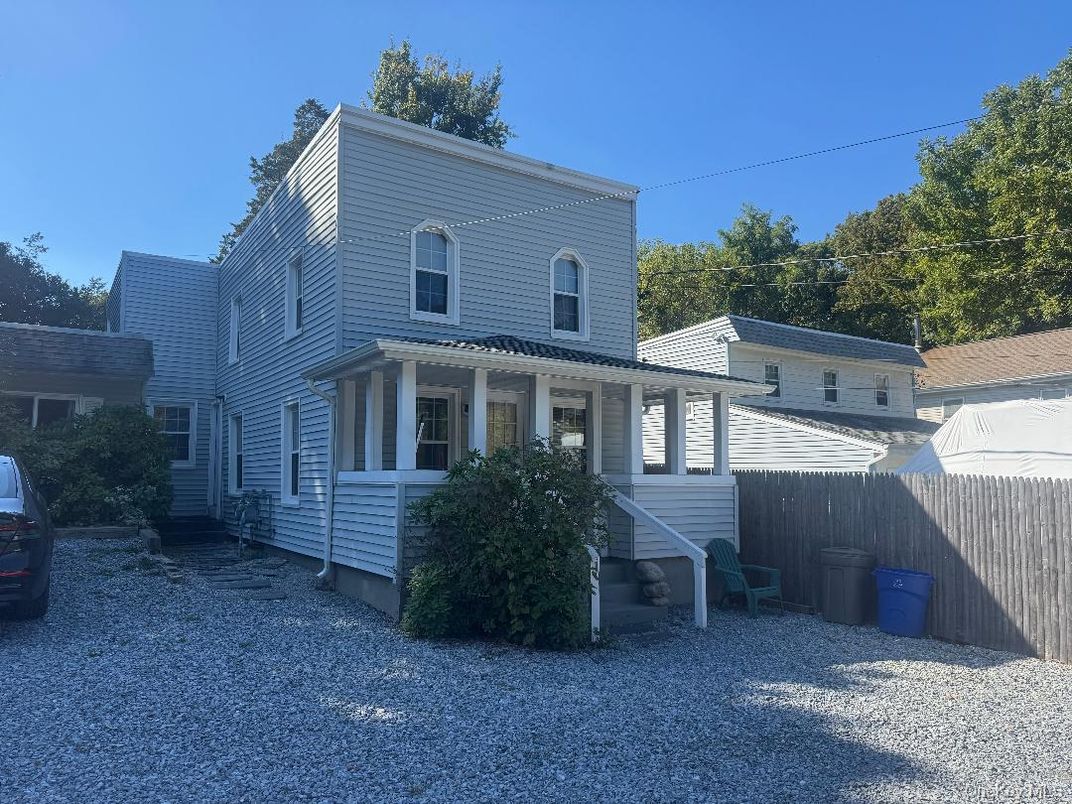 Exterior, Facade, None