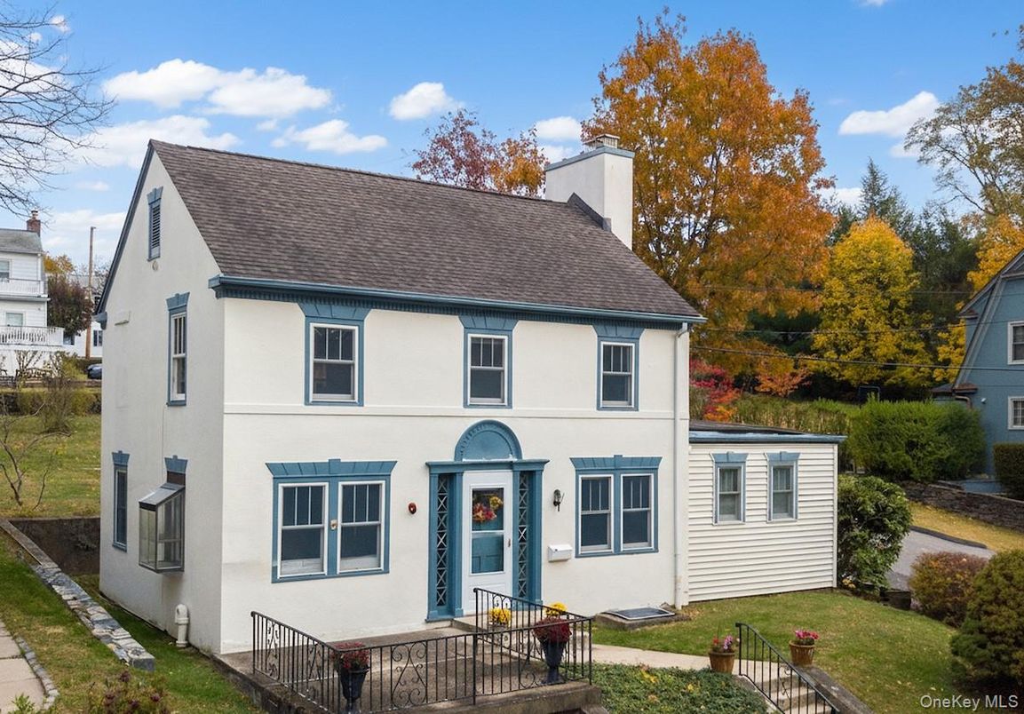 Exterior, Facade, Georgian