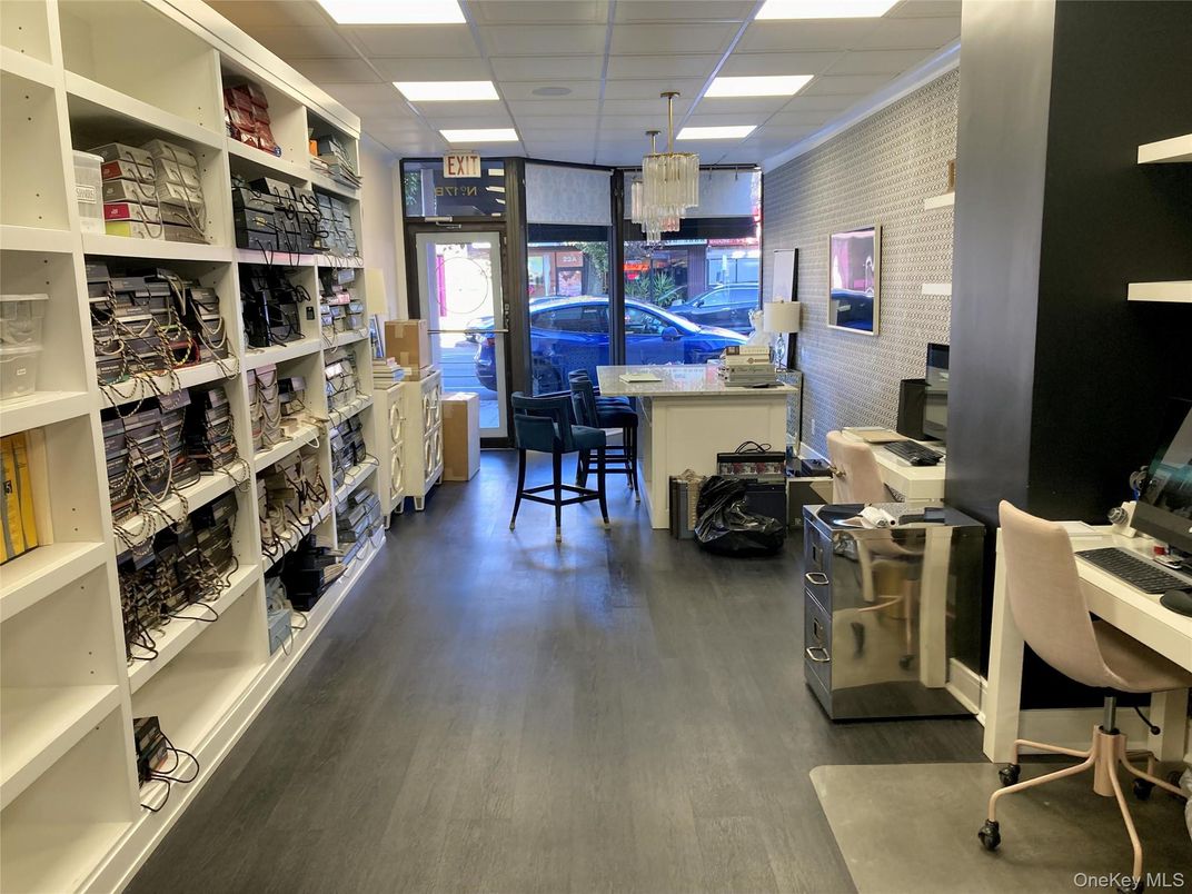Chandelier, Home Office, Interior, Recessed Lighting, Wood Texture Flooring
