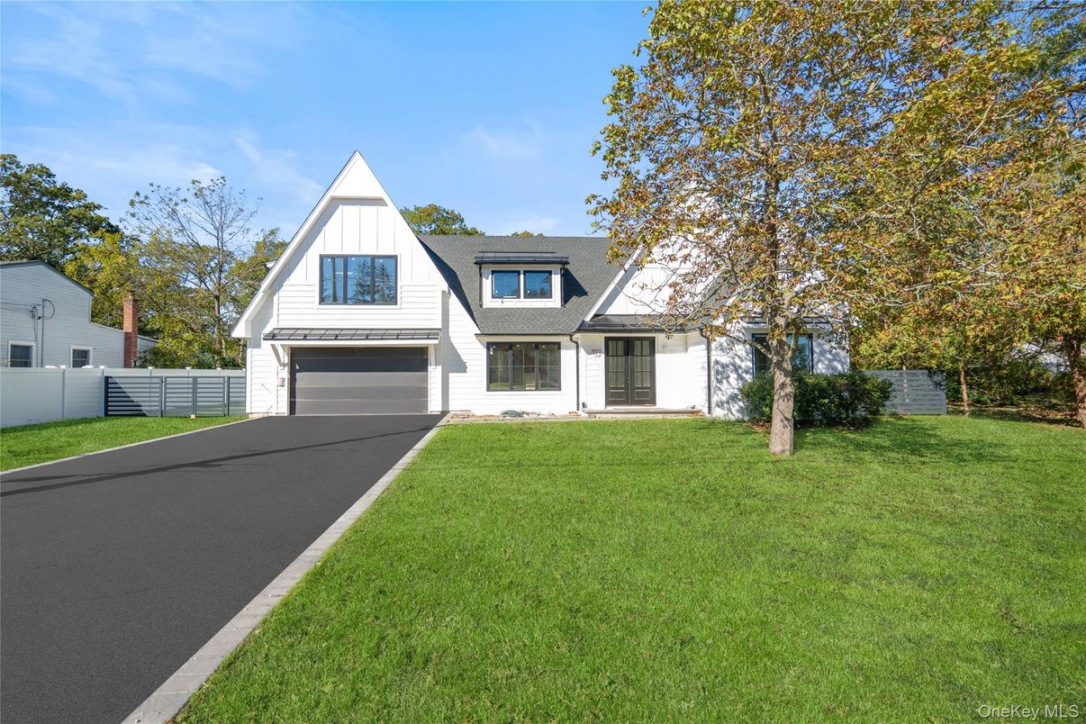 Attached, Exterior, Facade, Farmhouse