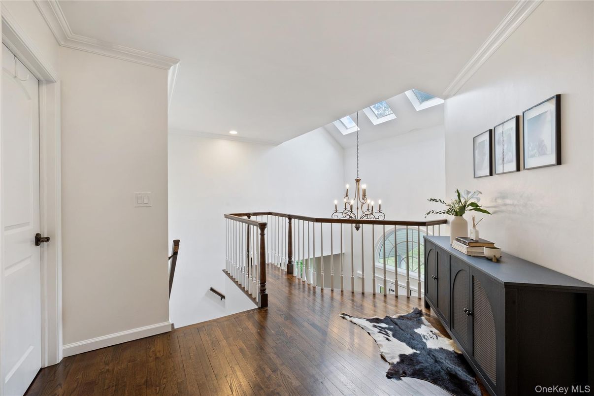 Chandelier, Interior, Recessed Lighting, Wood Texture Flooring