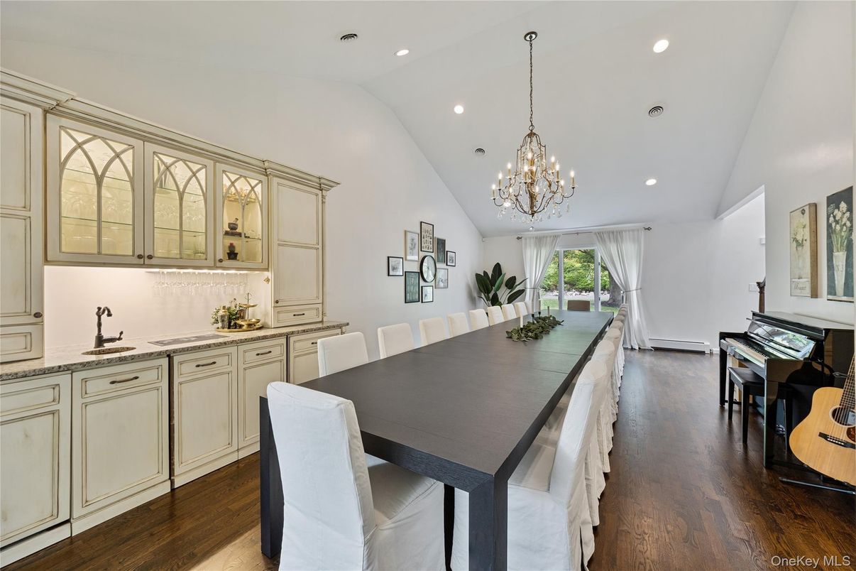 Chandelier, Dining room, Interior, Piano, Recessed Lighting, Wood Texture Flooring