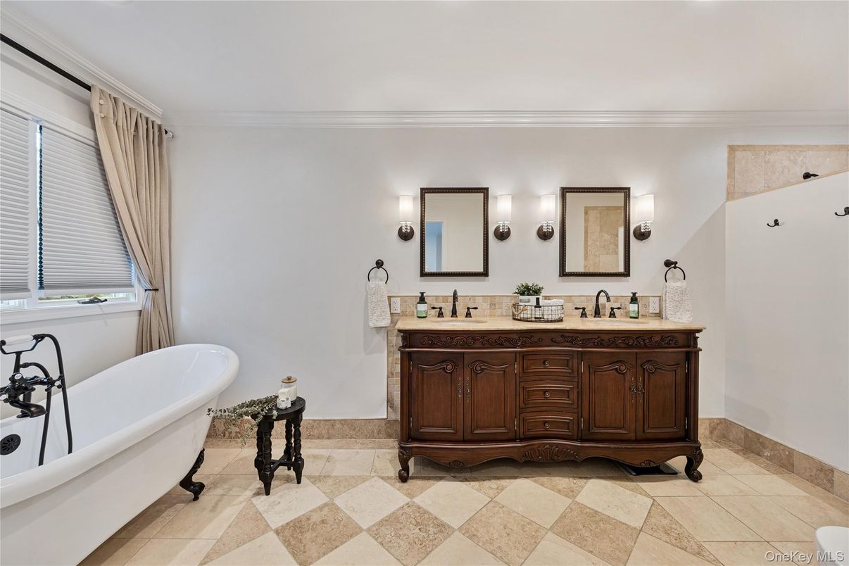Bathroom, Dual Sink Vanities, Free Standing Baths, Interior