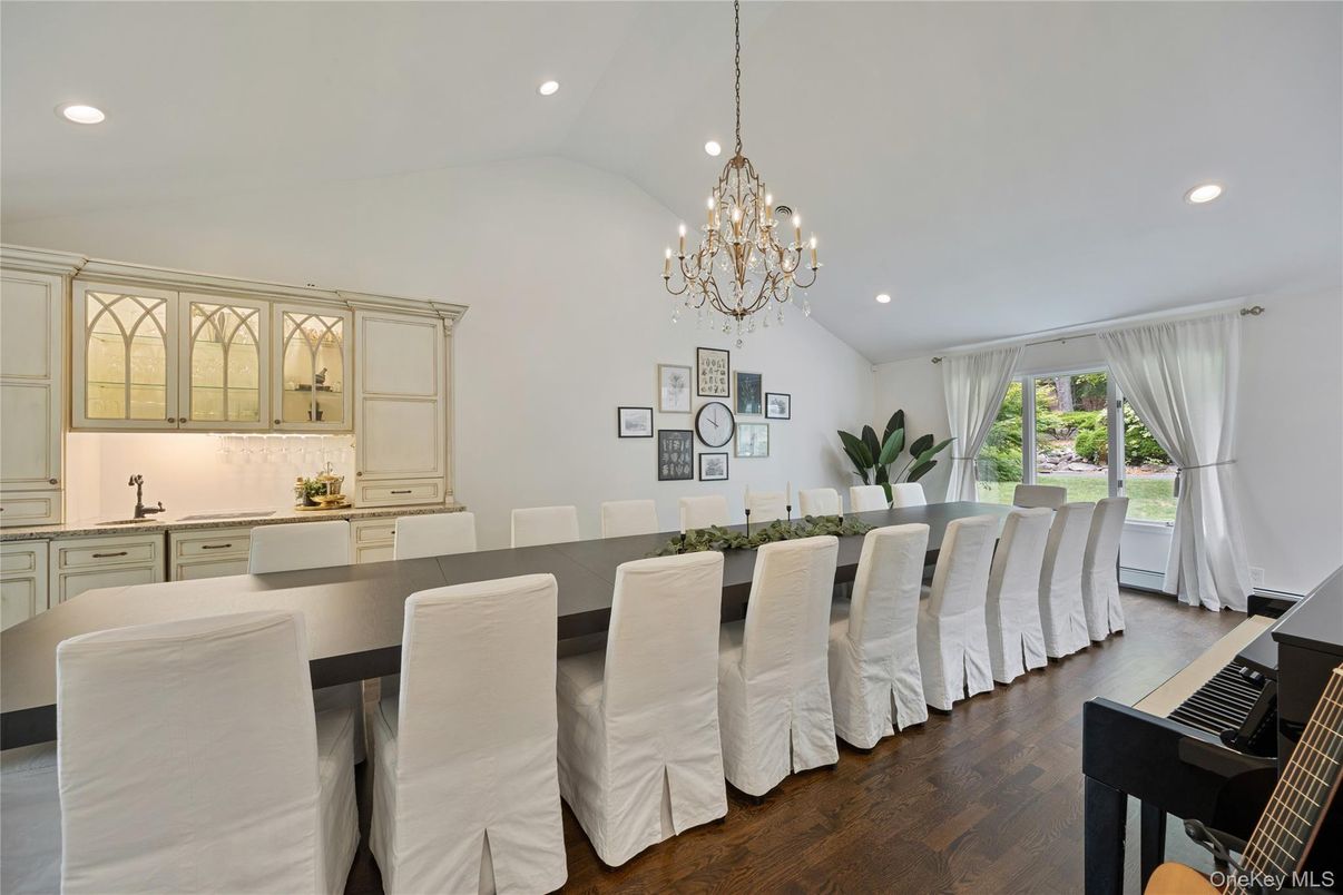 Chandelier, Dining room, Interior, Recessed Lighting, Wood Texture Flooring