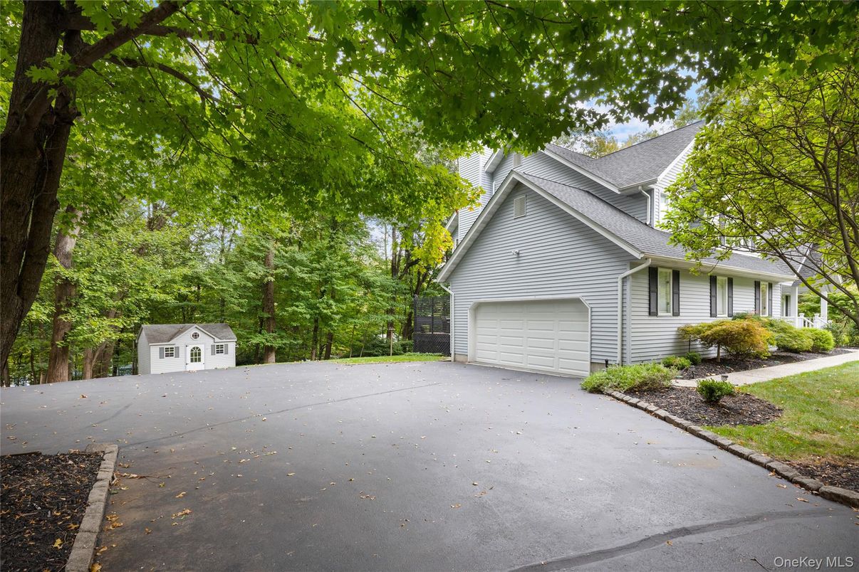 Detached Garage, Exterior