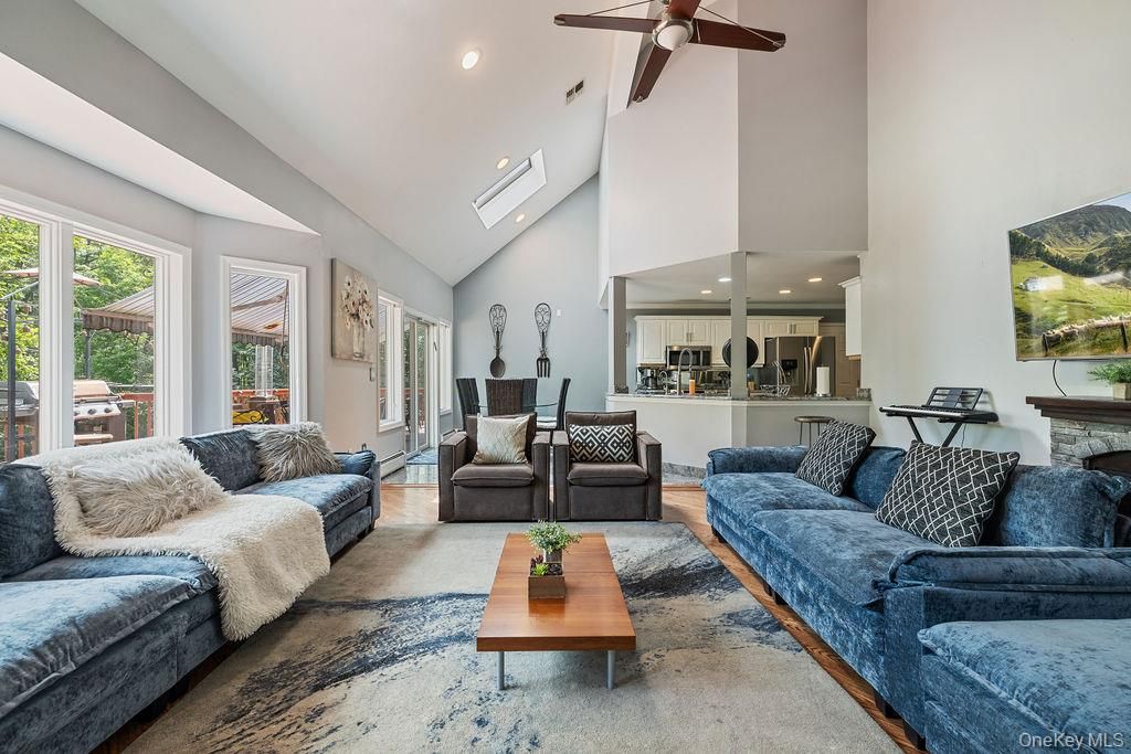 Interior, Kitchen, Living room, Recessed Lighting, Wood Texture Flooring