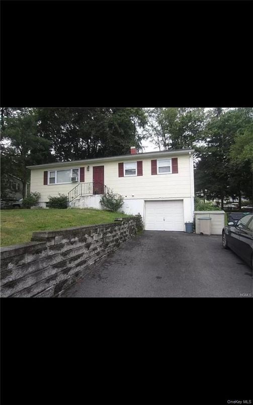 Attached, Exterior, Facade, Raised Ranch