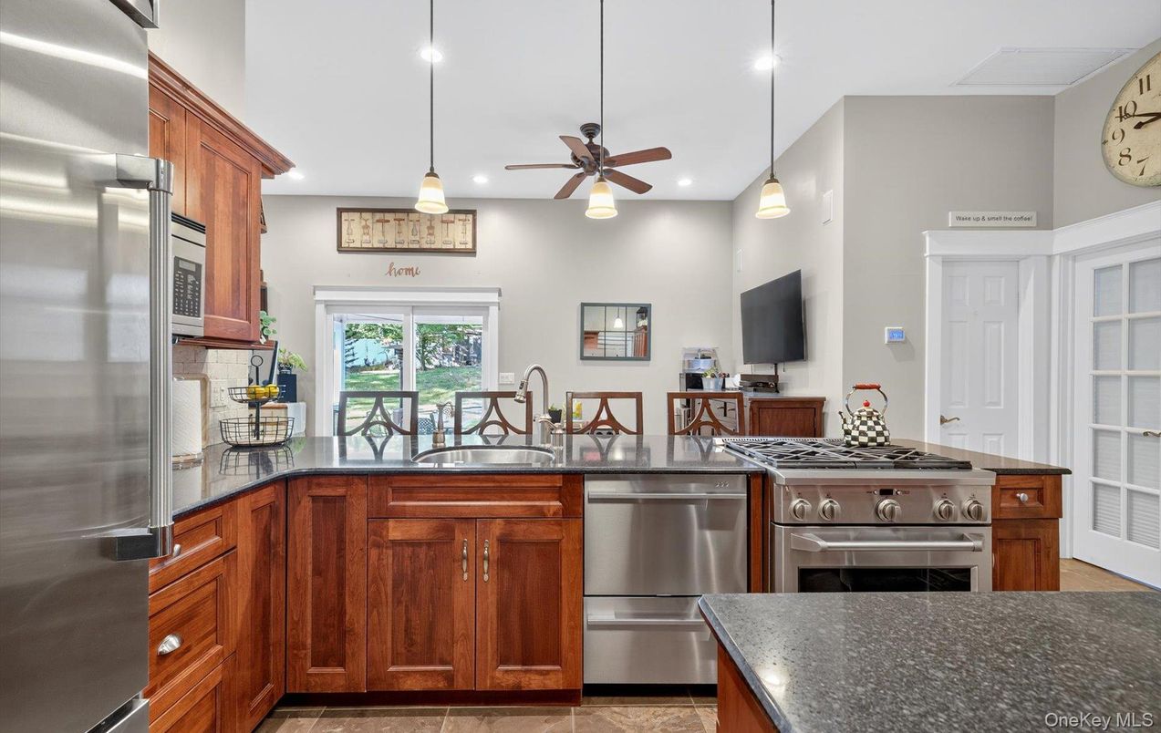 Interior, Kitchen, Pendant Lights, Recessed Lighting, Stainless Steel Appliances