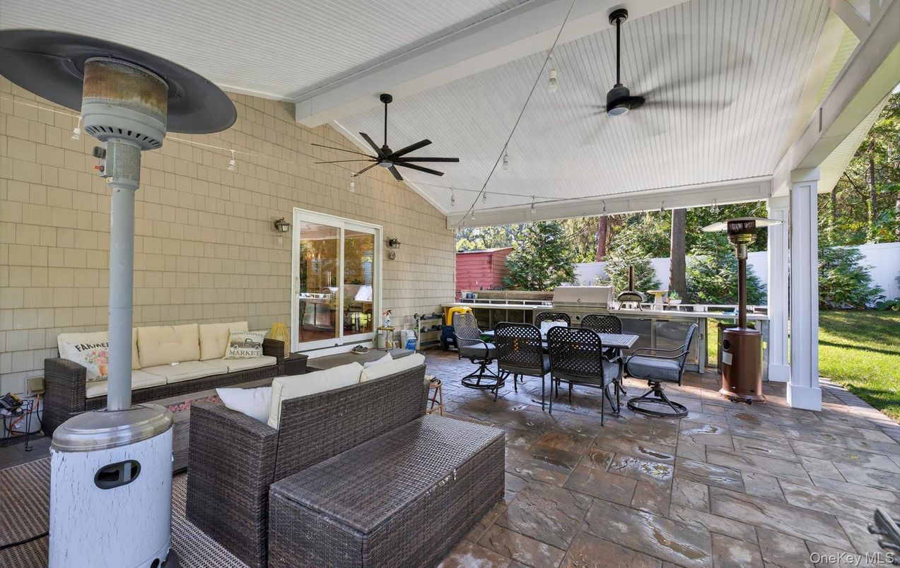 Exterior, Outdoor Kitchen