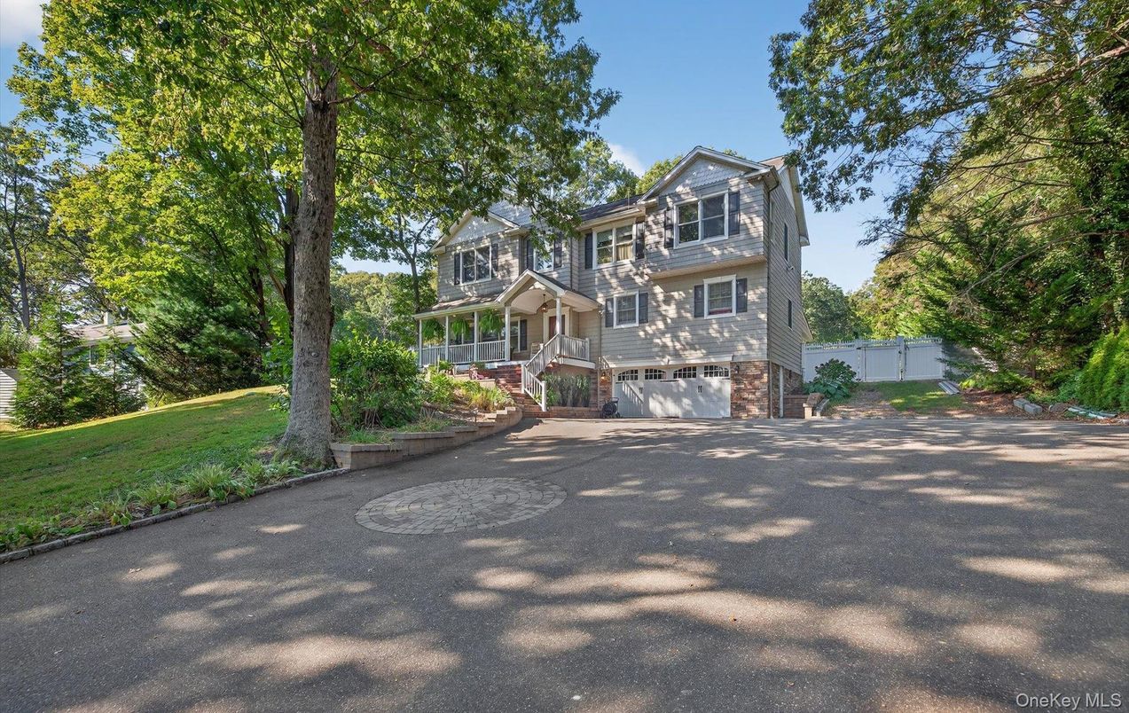 Attached, Exterior, Facade, Rowhouse