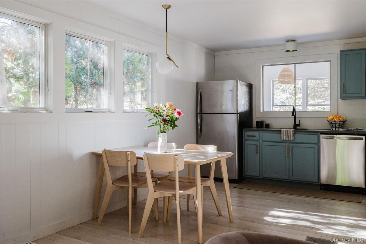Dining room, Interior, Kitchen, Pendant Lights, Stainless Steel Appliances, Wood Texture Flooring
