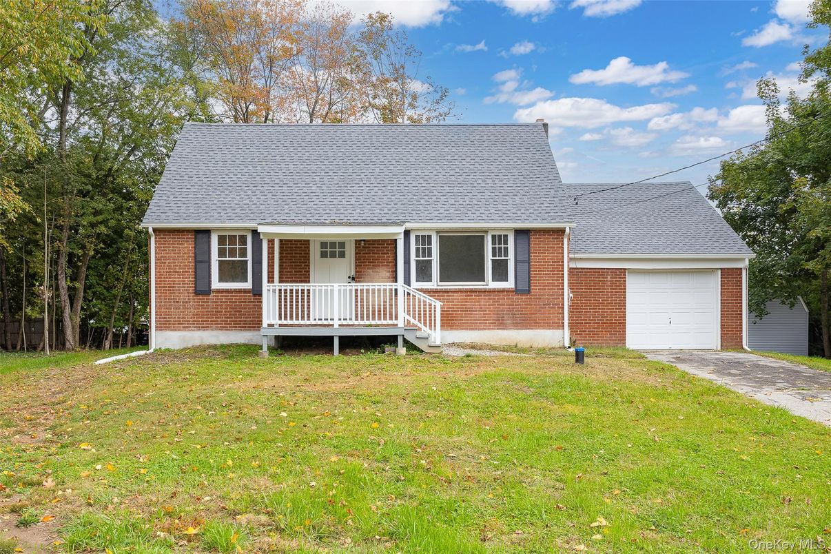 Attached, Exterior, Facade, Brick Facade, Cape Cod