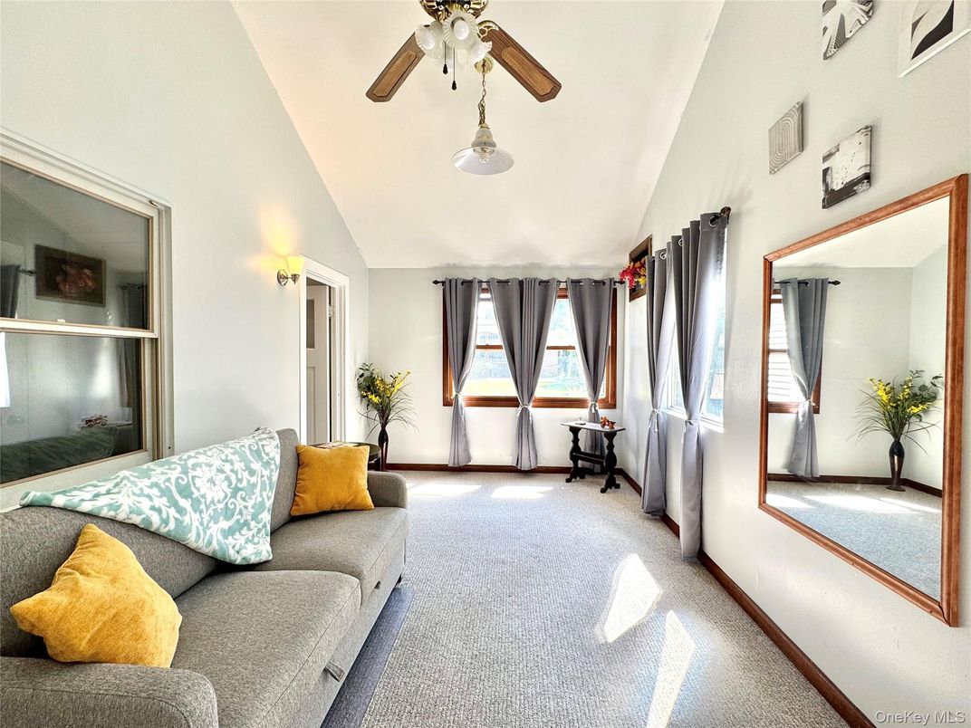 Interior, Living room, Water