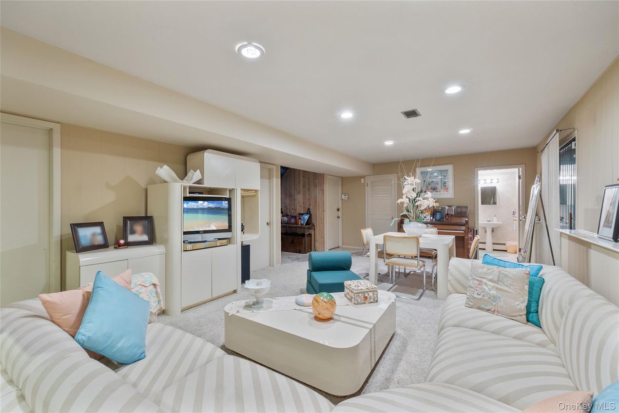 Dining room, Interior, Living room, Recessed Lighting