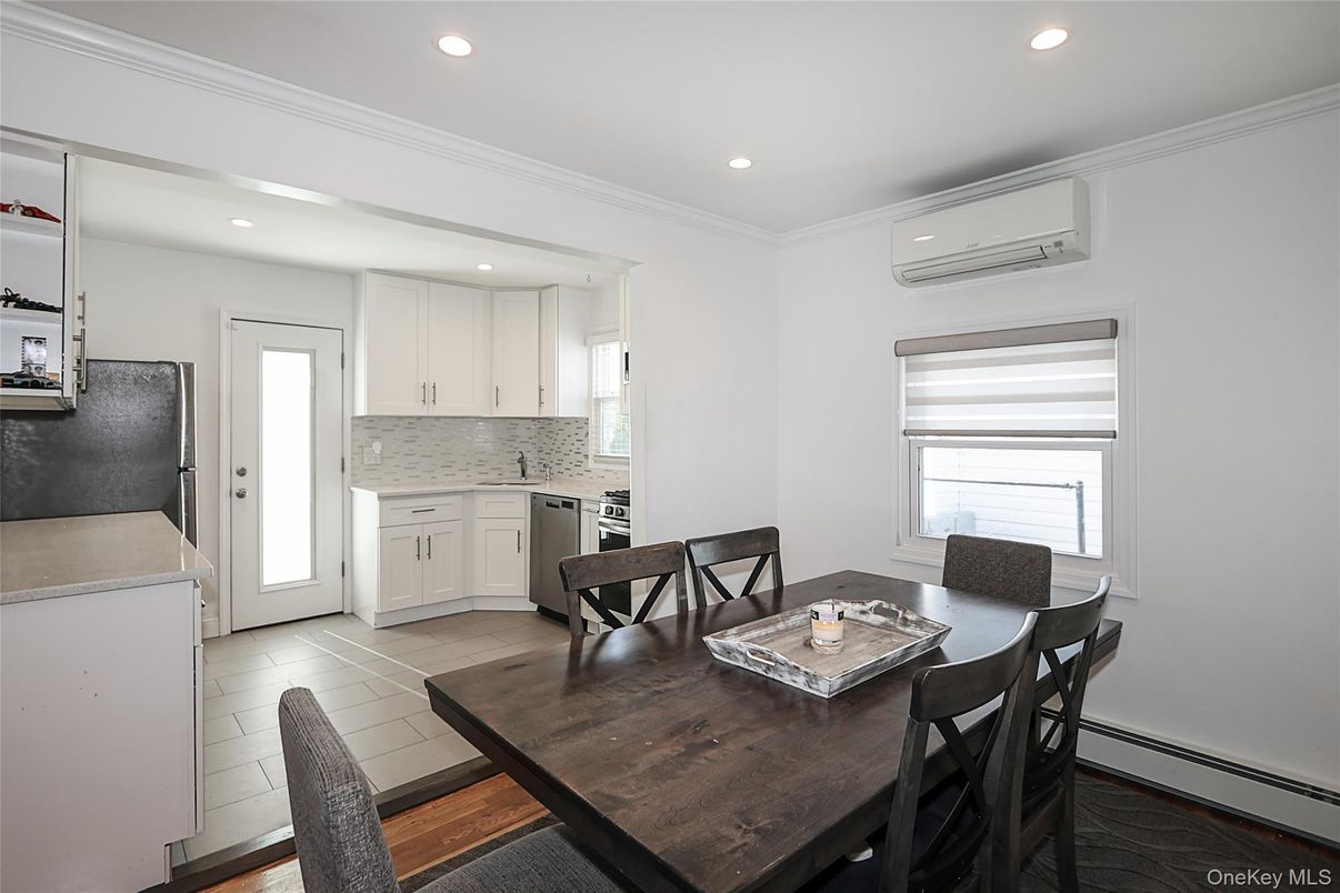 Dining room, Interior, Kitchen, Recessed Lighting