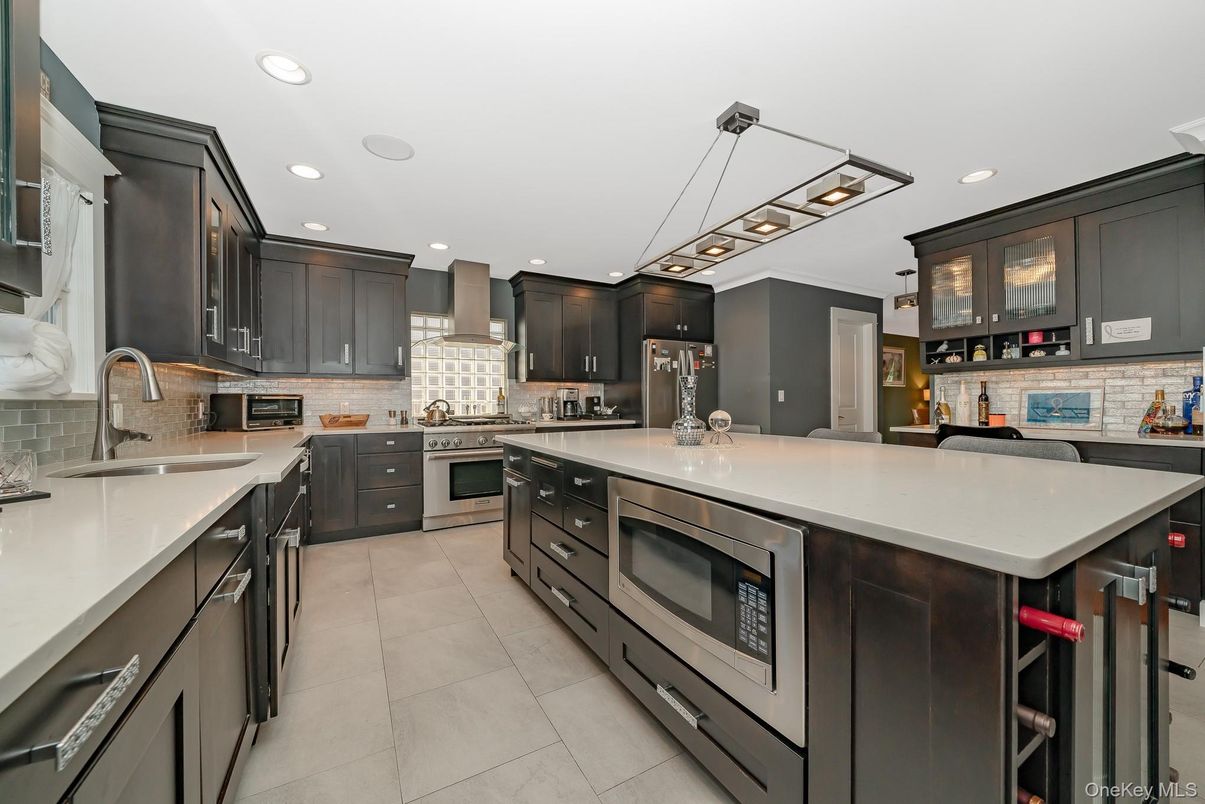 Interior, Kitchen, Pendant Lights, Recessed Lighting, Stainless Steel Appliances