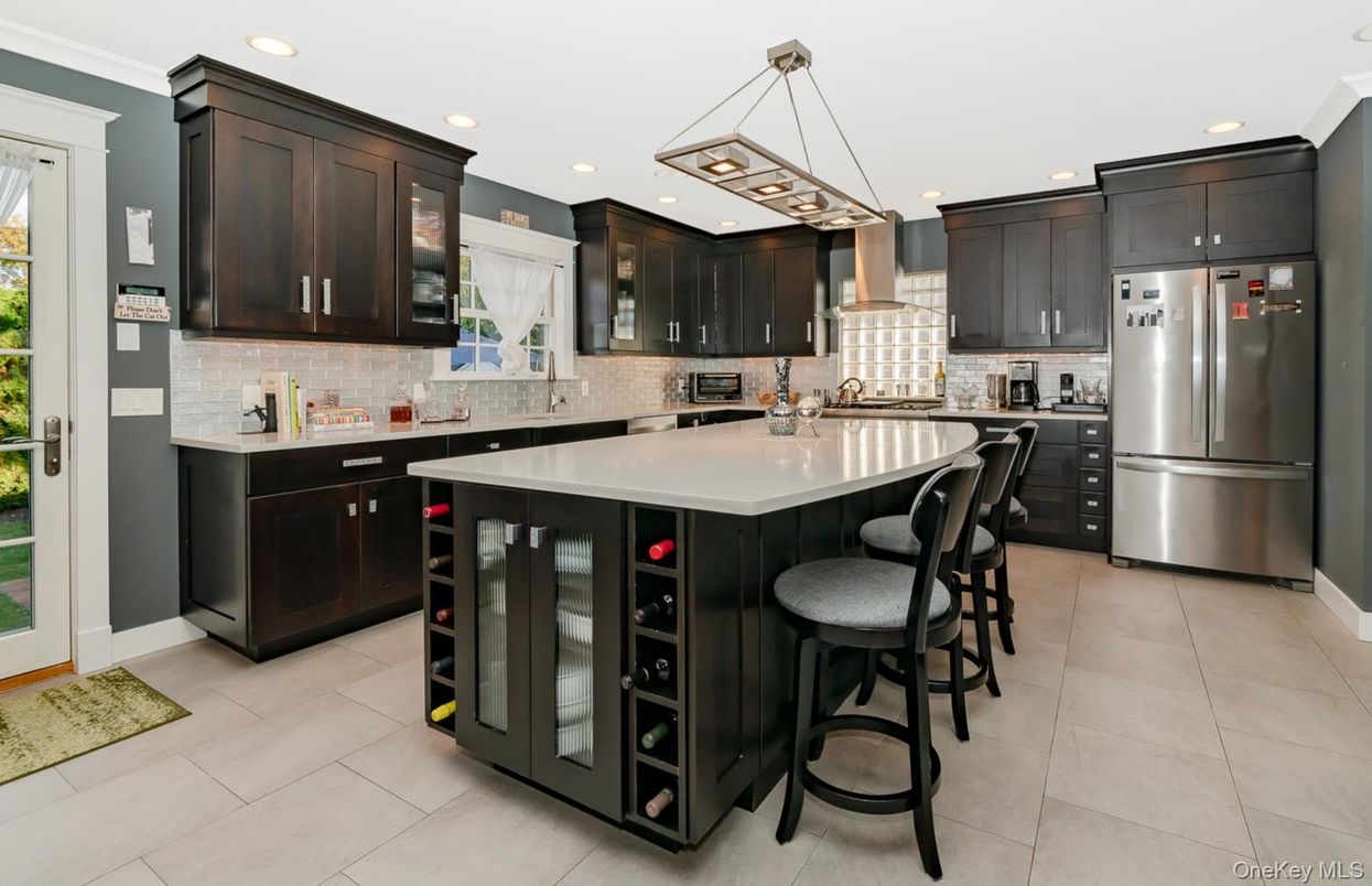 Interior, Kitchen, Pendant Lights, Recessed Lighting, Stainless Steel Appliances