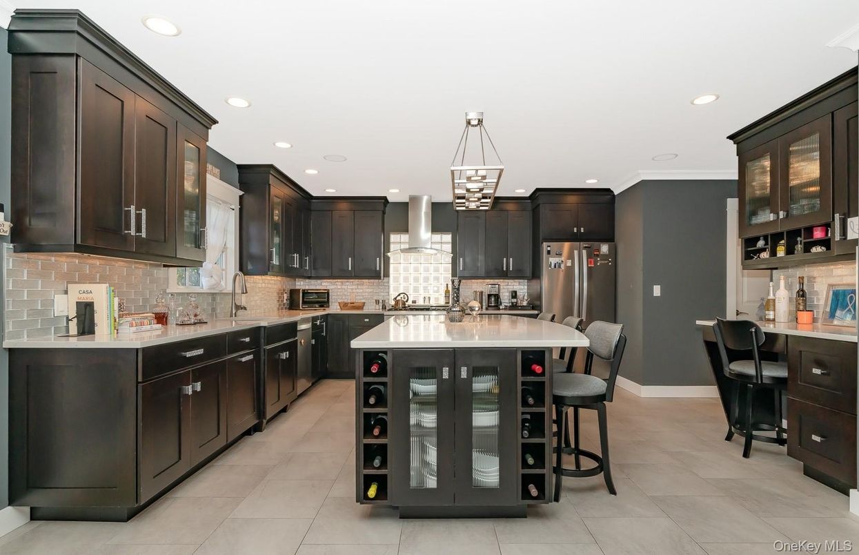 Interior, Kitchen, Pendant Lights, Recessed Lighting, Stainless Steel Appliances