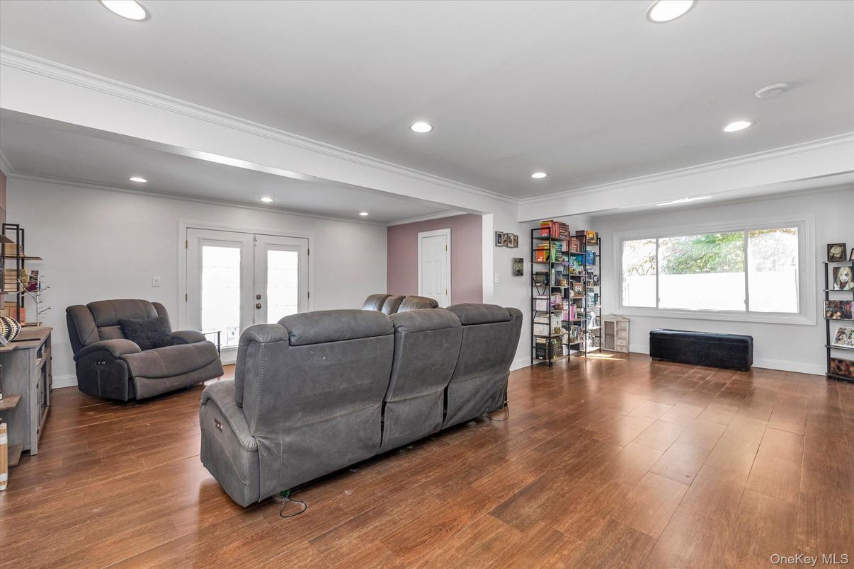 Interior, Living room, Recessed Lighting, Wood Texture Flooring