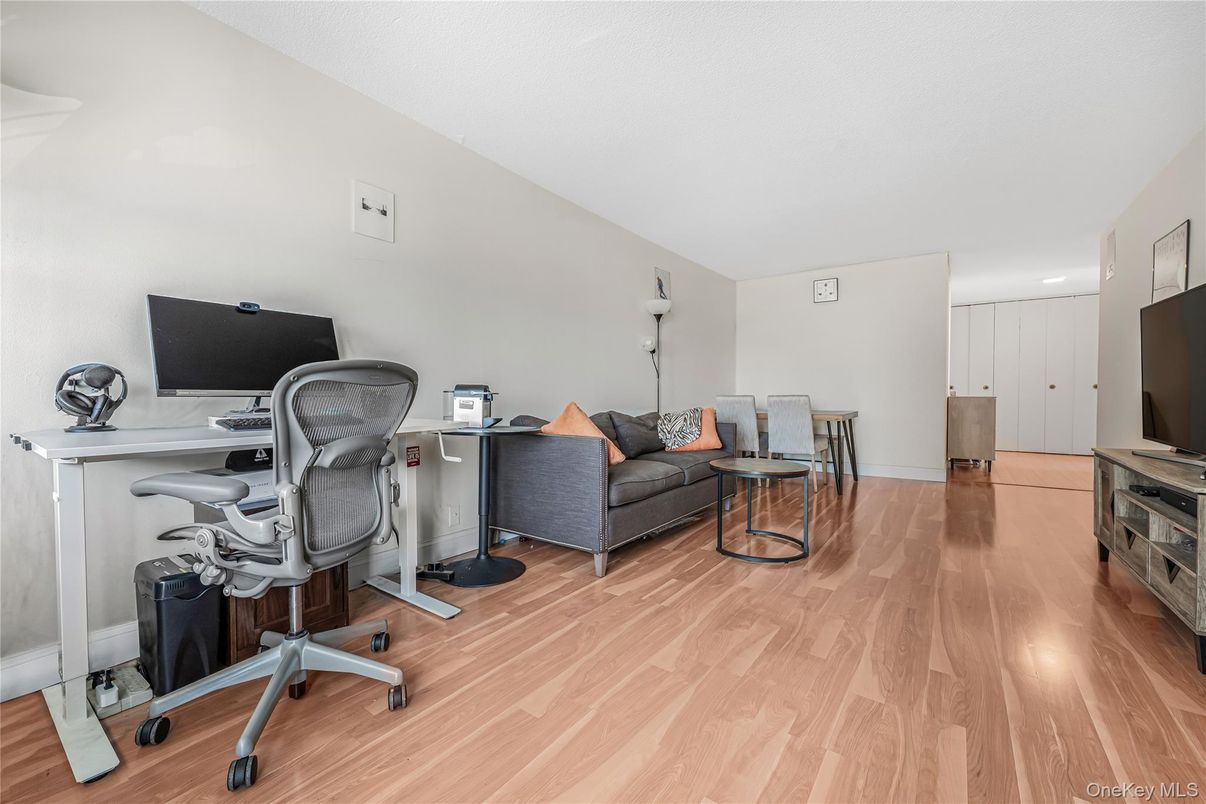 Home Office, Interior, Recessed Lighting, Wood Texture Flooring