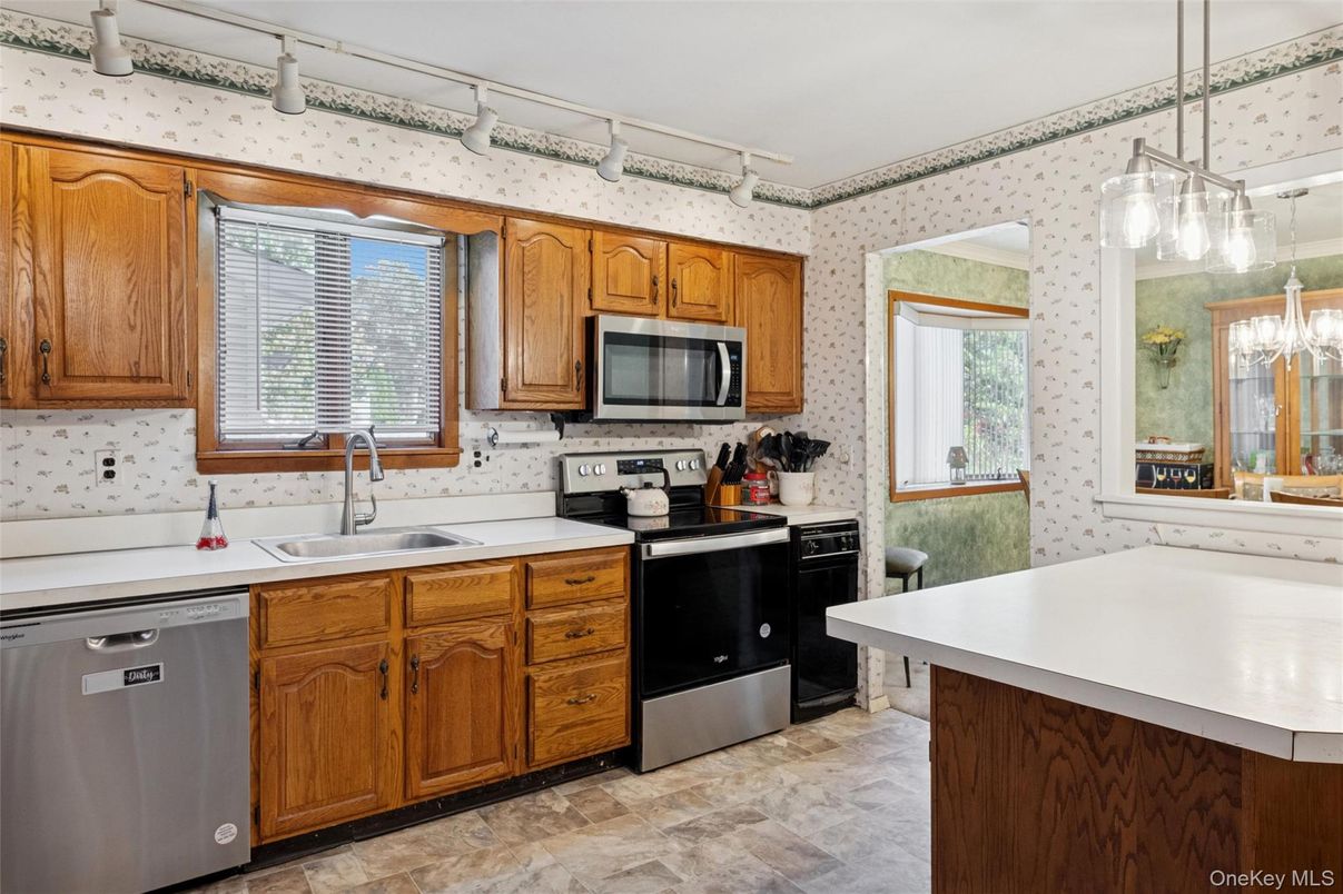 Interior, Kitchen, Pendant Lights, Stainless Steel Appliances