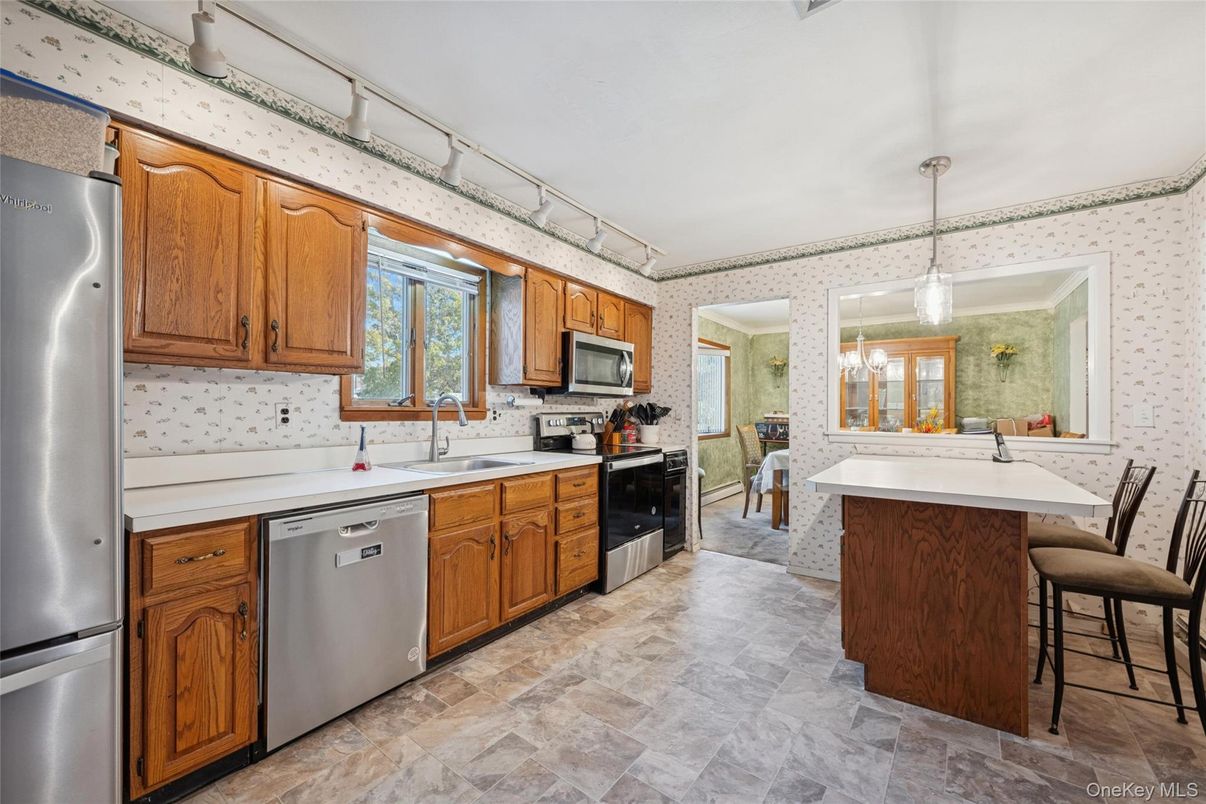 Interior, Kitchen, Pendant Lights, Stainless Steel Appliances