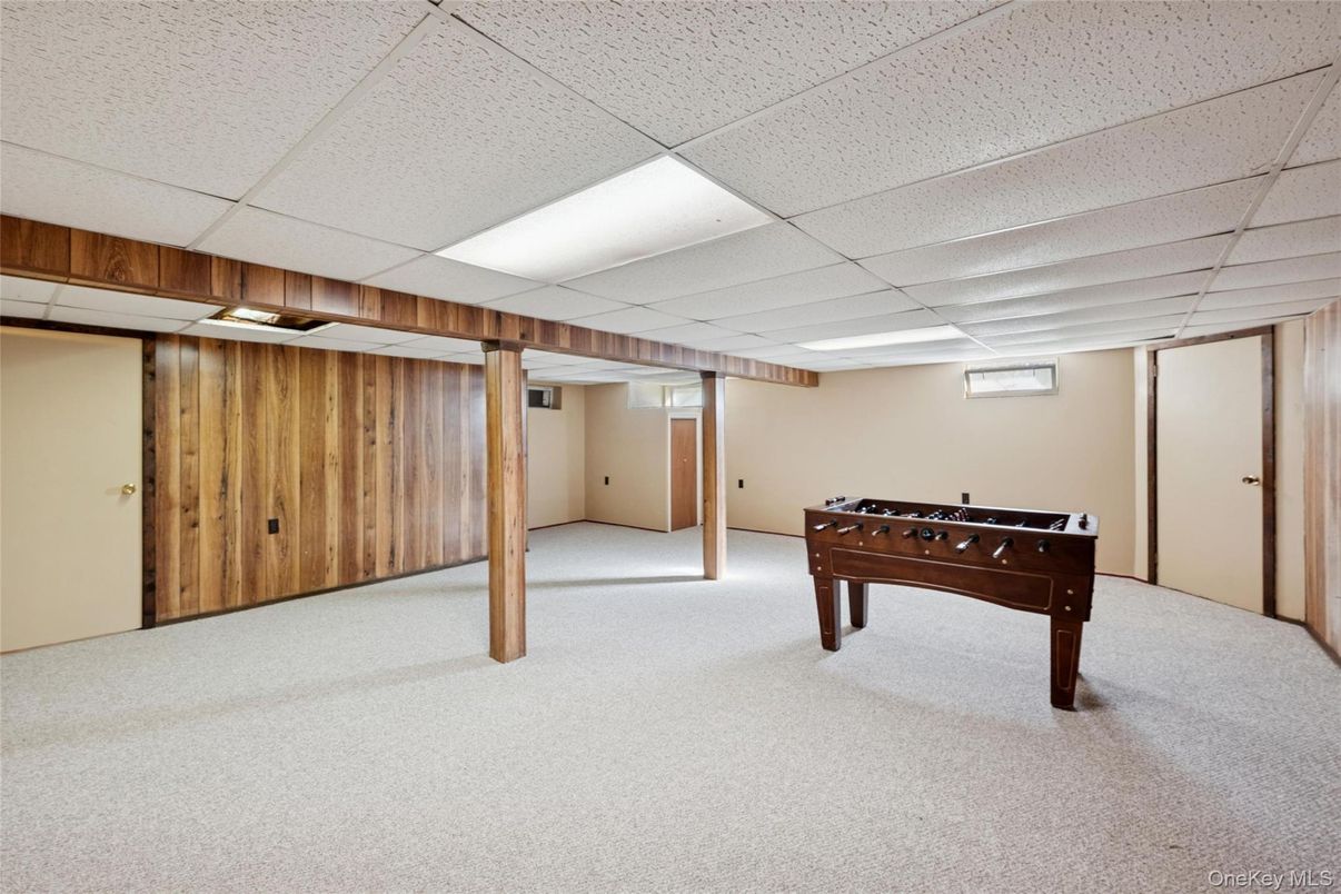 Game Room, Interior, Wooden Walls