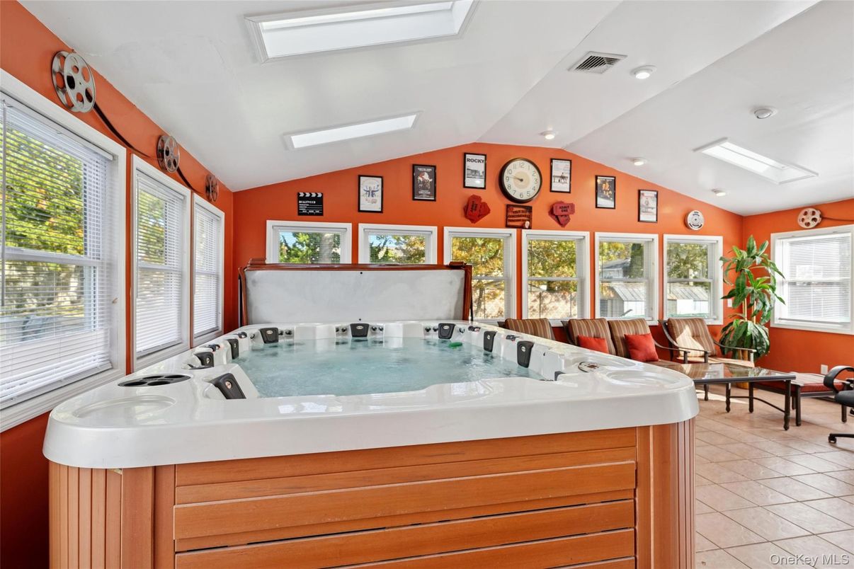 Hot Tub, Interior, Recessed Lighting