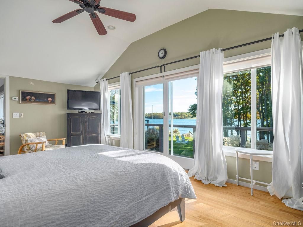 Bedroom, Interior, Water, Wood Texture Flooring