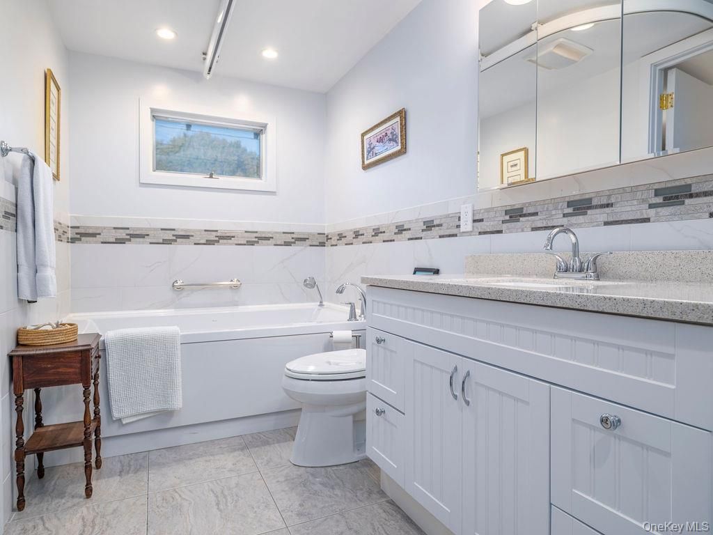 Bathroom, Interior, Marble, Recessed Lighting