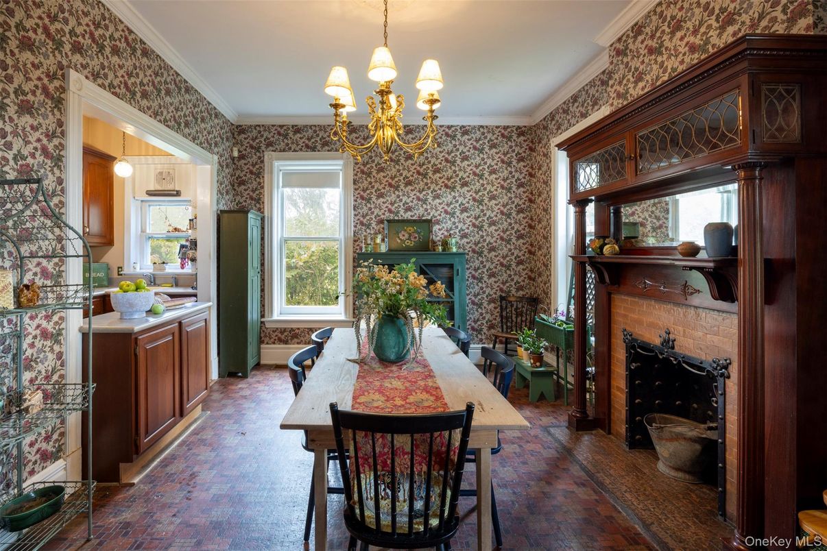 Chandelier, Dining room, Fireplace, Interior