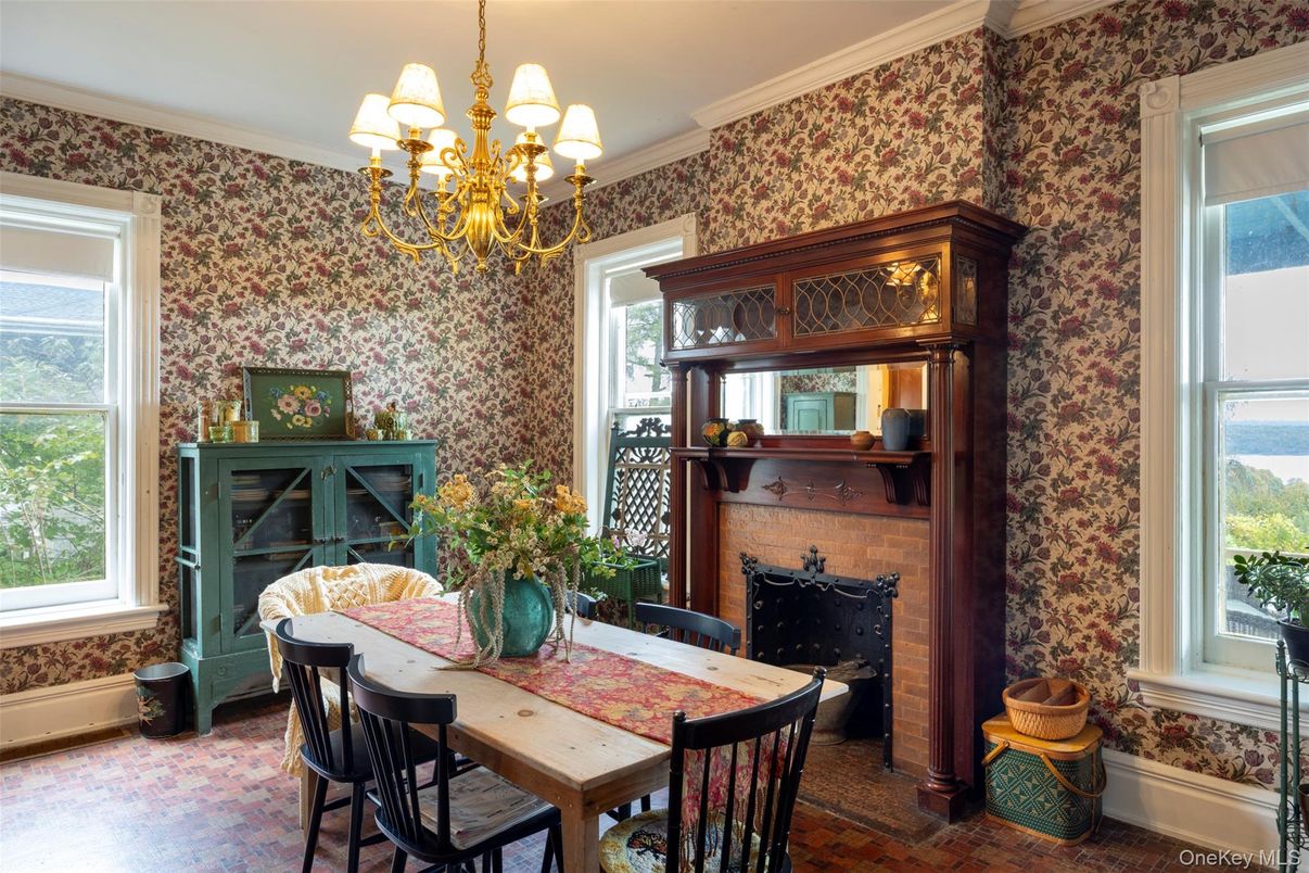 Chandelier, Dining room, Interior