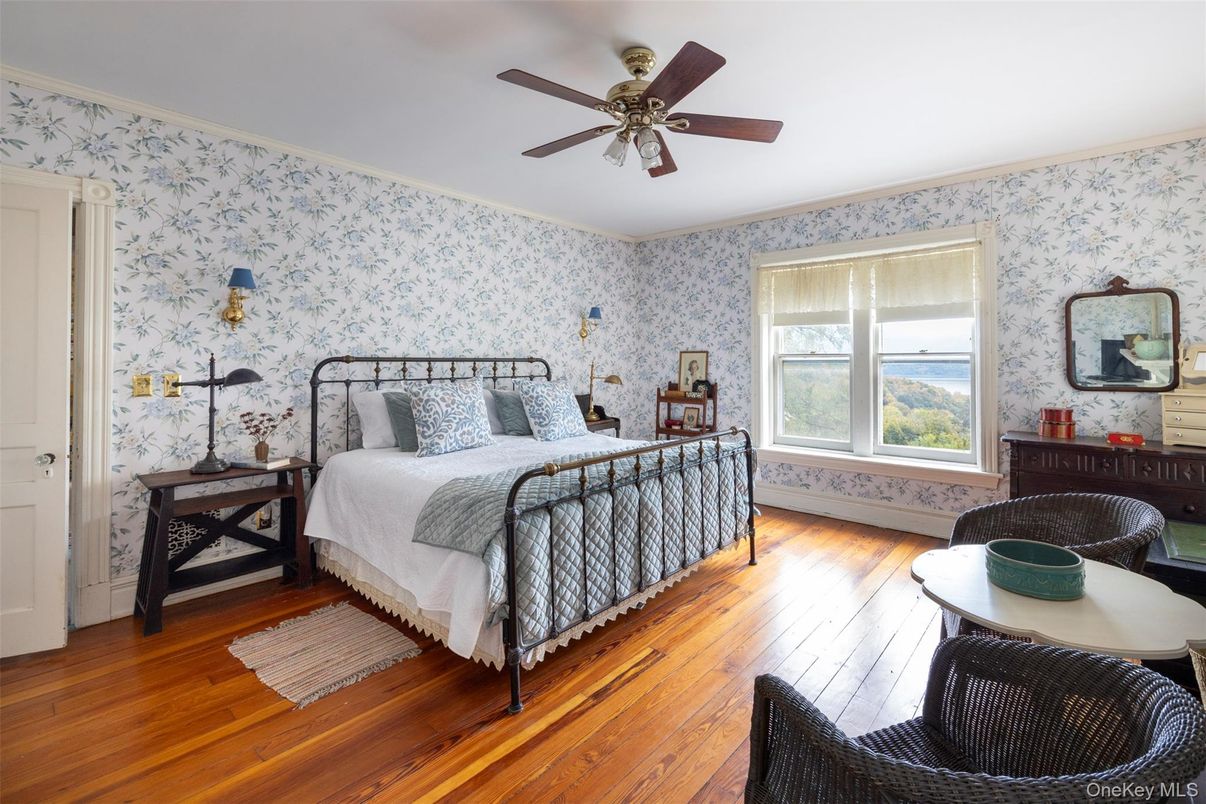 Bedroom, Interior, Water, Wood Texture Flooring