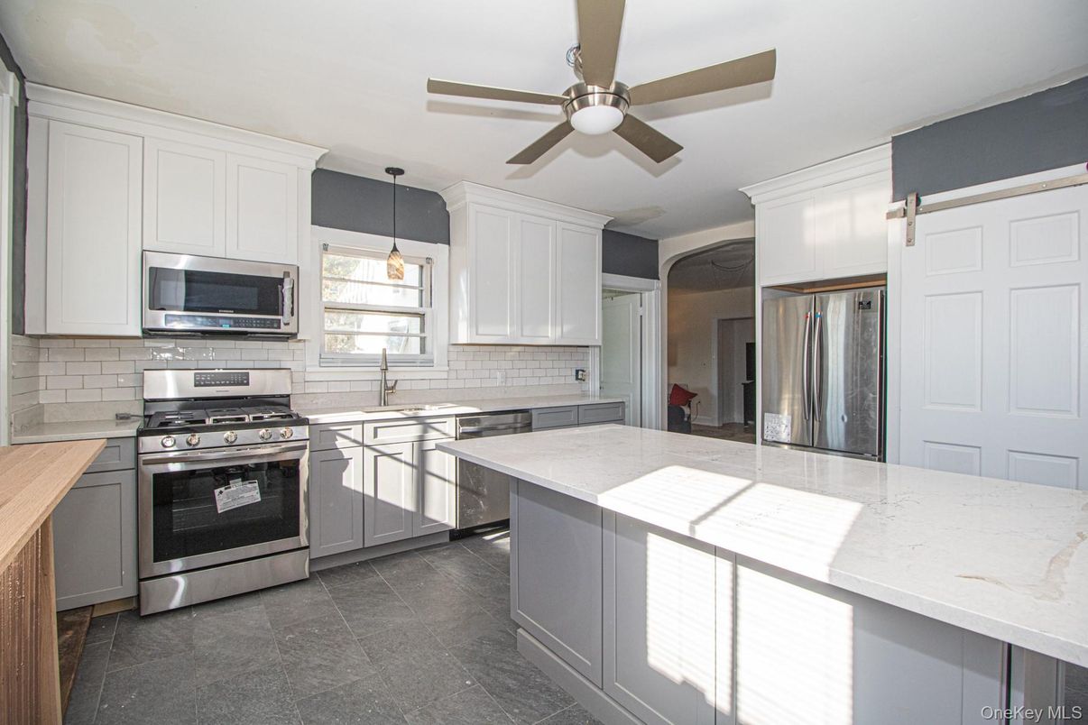 Interior, Kitchen, Pendant Lights, Stainless Steel Appliances