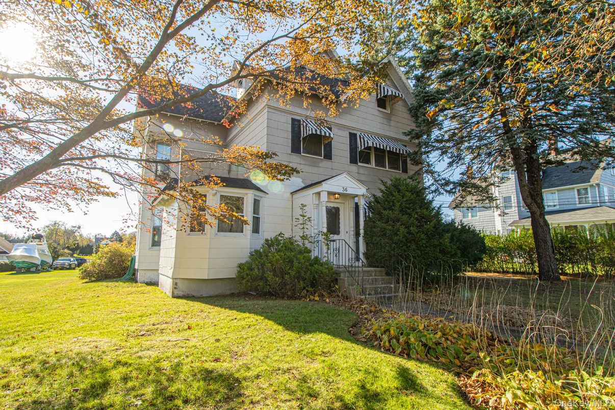 Backyard, Exterior, Facade, Queen Anne Victorian