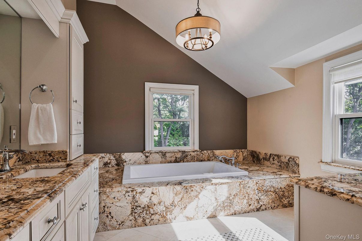 Bathroom, Interior, Pendant Lights