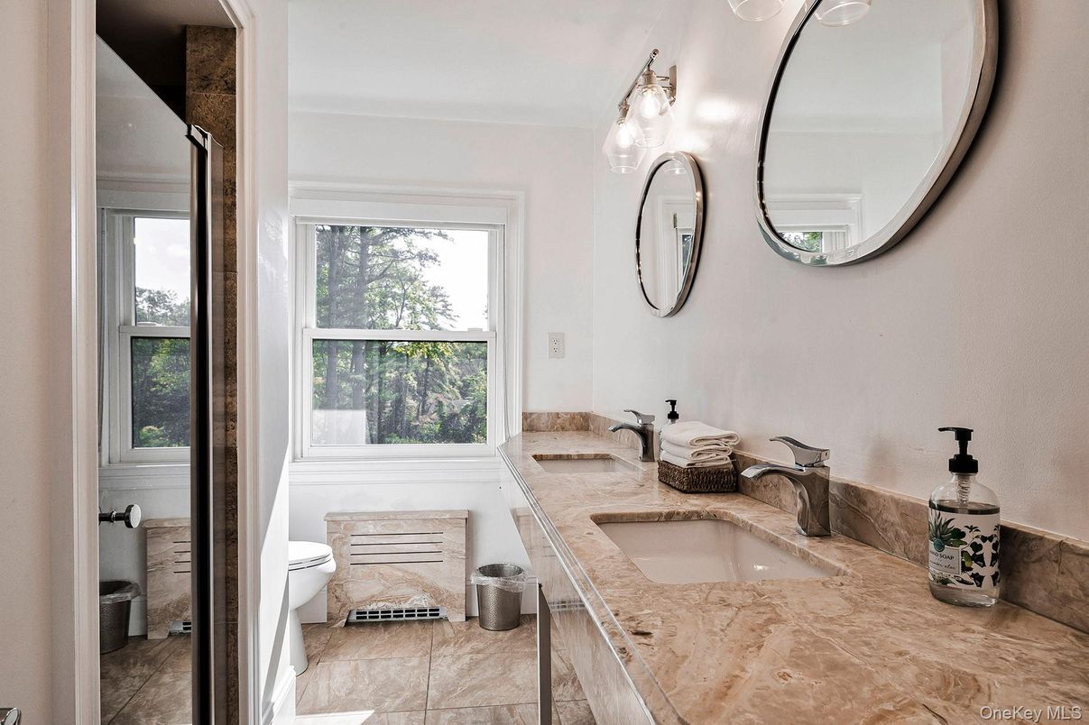 Bathroom, Dual Sink Vanities, Interior