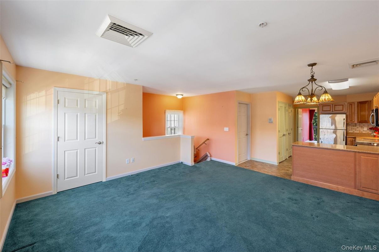 Chandelier, Empty room, Interior, Kitchen
