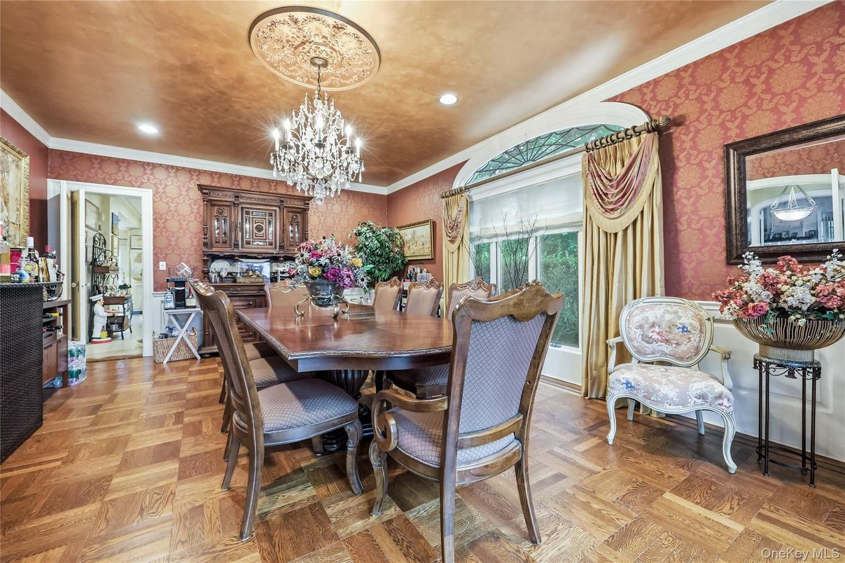 Chandelier, Dining room, Interior, Recessed Lighting, Wood Texture Flooring