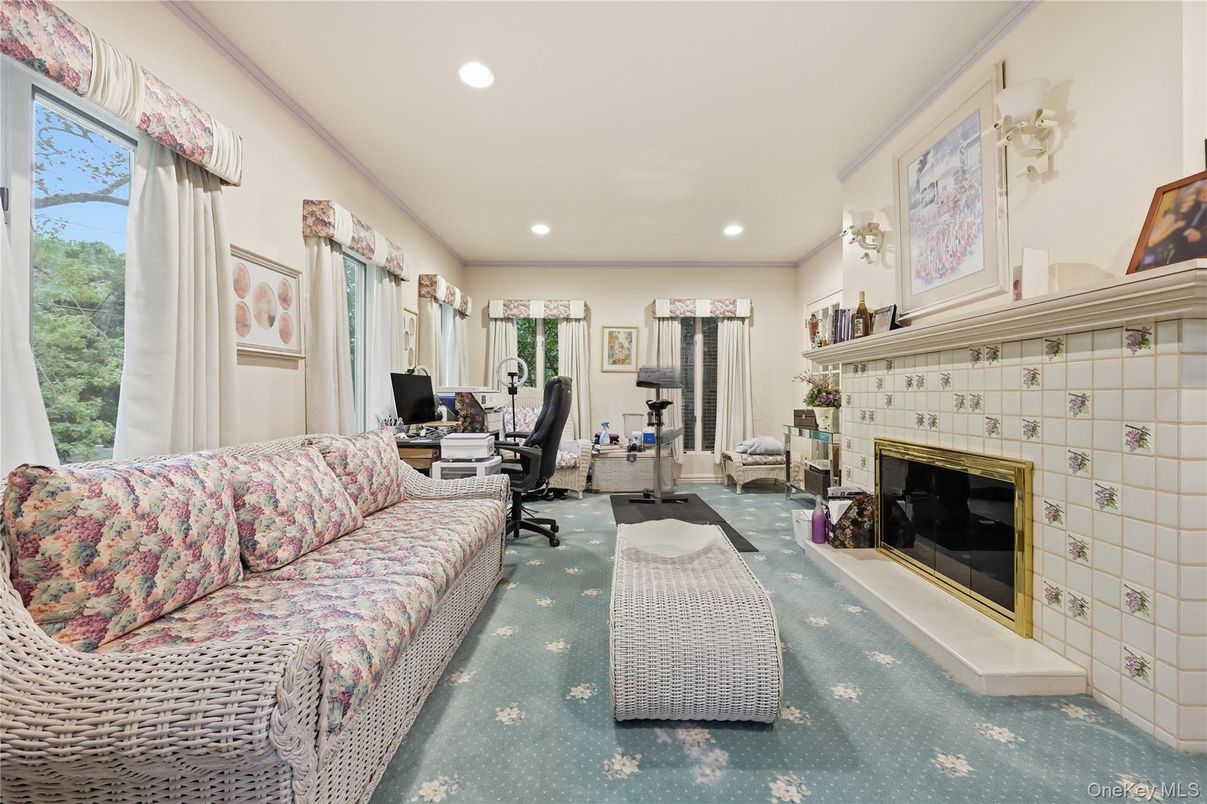 Fireplace, Fitness Equipment, Home Office, Interior, Living room, Recessed Lighting