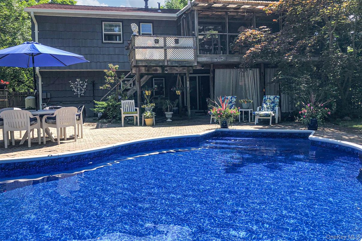 Exterior, Pool